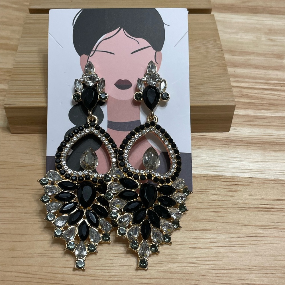 EARRINGS - Picture 12 of 14